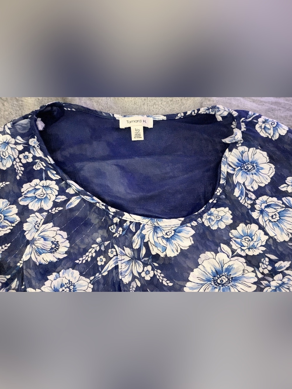 New Tamara H blouse, loose sleeves, sits above wrists. Elastic cuffs. Glitter. L - Picture 3 of 16